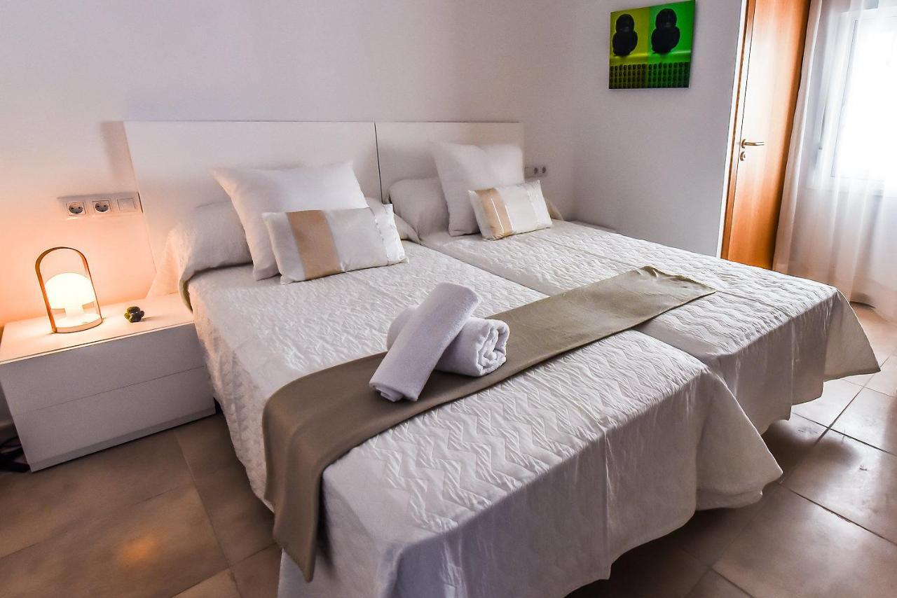 Sal Mar Suites Santa Eularia des Riu Exterior foto